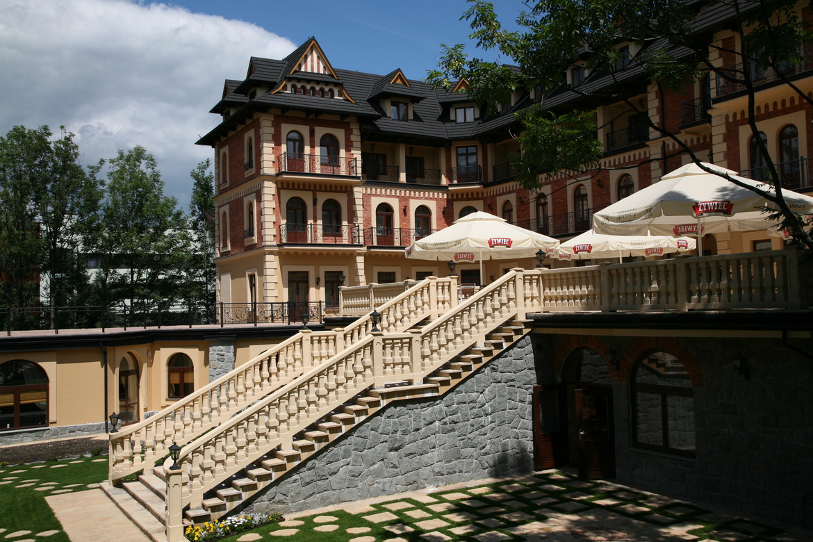 GERARD SHAKE Charcoal Hotel Stamary, Zakopane, Poland